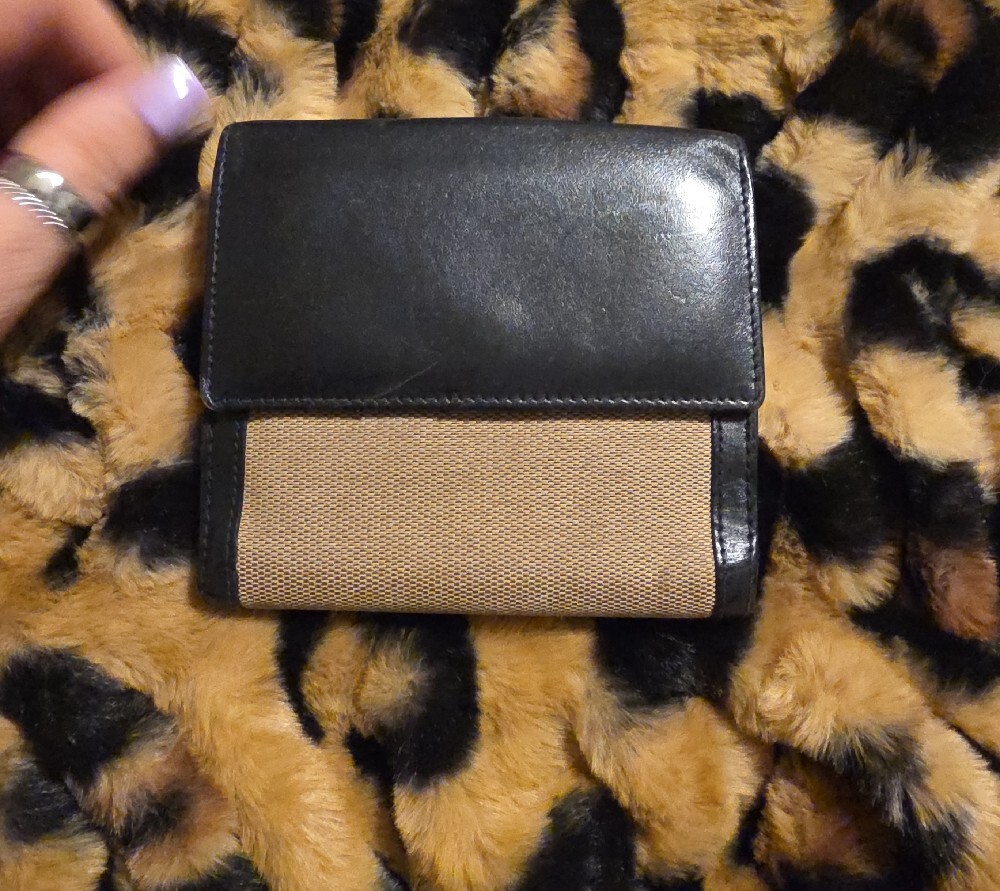 Gucci Beige Canvas with Black Leather Trim Card Holder - Picture 6 of 12